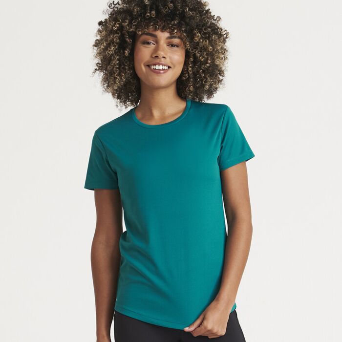Women's cool performance T-shirt Thumbnail